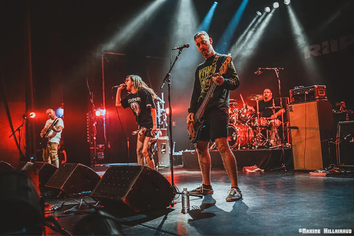 Alma en concert au festival Le Gros Tonneau