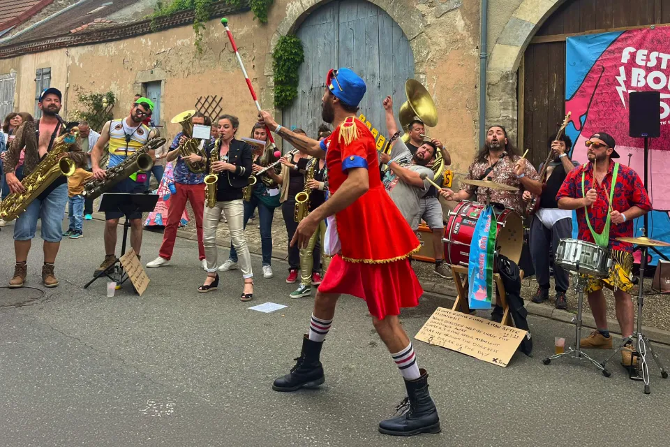 La Fanfare de l’Extrême en concert au festival Le Gros Tonneau